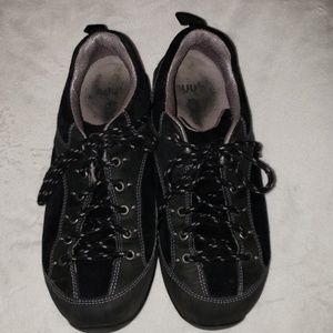 Ahnu Hiking shoes womens